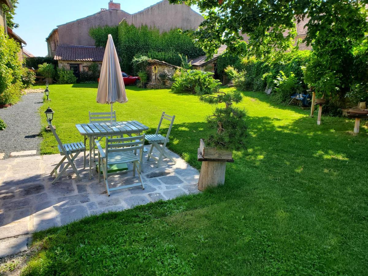 Bed and Breakfast Domaine Des Maillets Blot-l'Eglise Exterior foto
