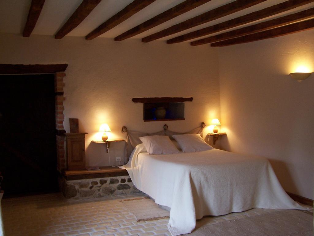 Bed and Breakfast Domaine Des Maillets Blot-l'Eglise Habitación foto